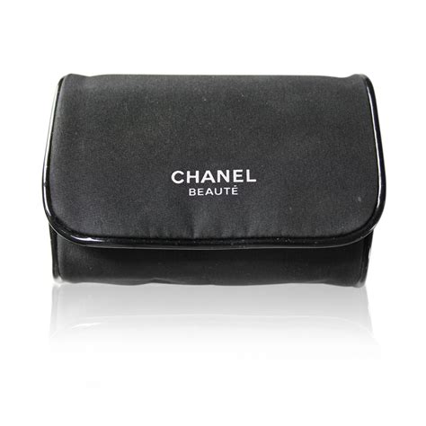 chanel make.up.pochette tonda bianca.coxo|Chanel ulta beauty.